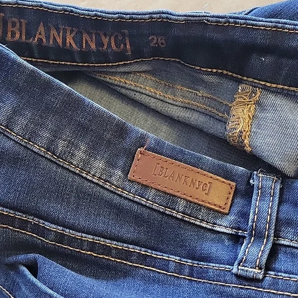Blank NYC Low Rise Skinny Jeans Ankle Crop Length Size 26 - Picture 7 of 13